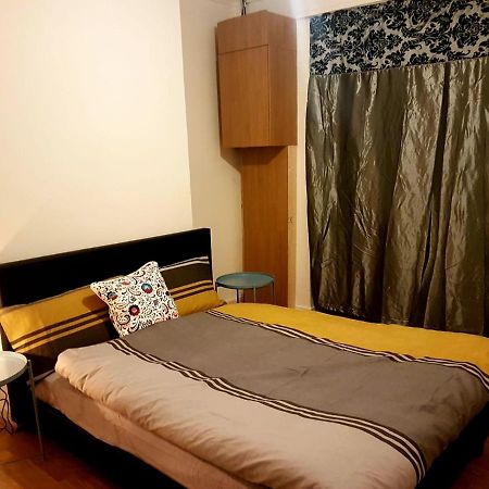 Bed and Breakfast Budget House In Gants Hill Ilford Exterior foto
