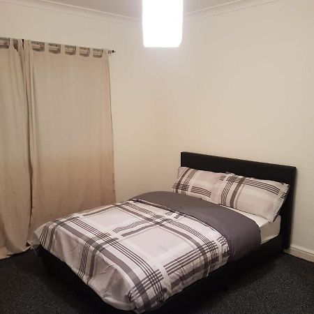 Bed and Breakfast Budget House In Gants Hill Ilford Exterior foto