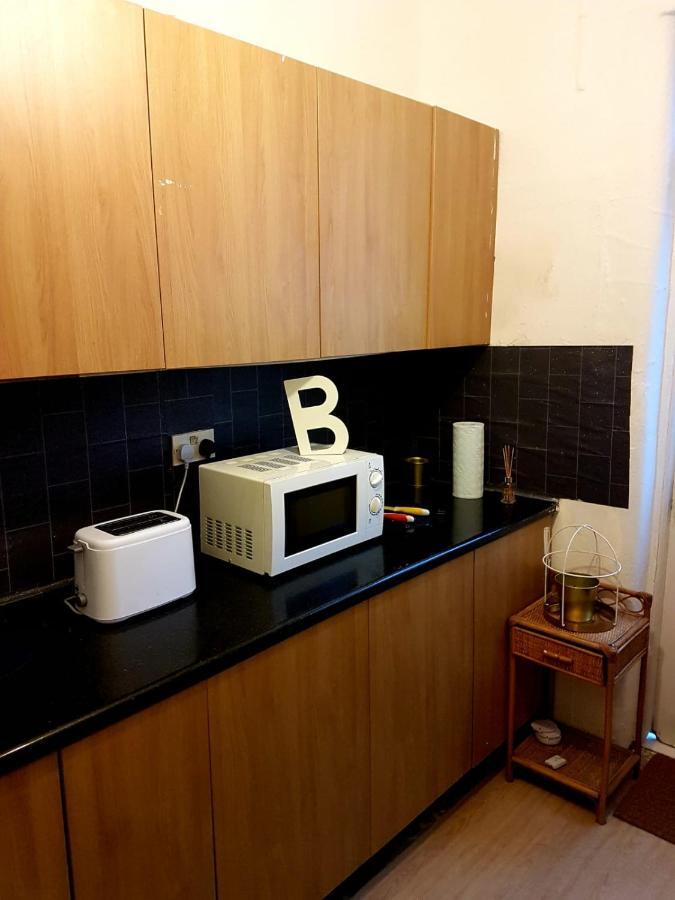 Bed and Breakfast Budget House In Gants Hill Ilford Exterior foto