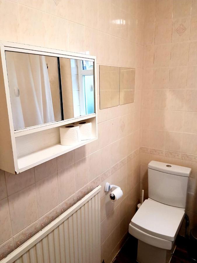 Bed and Breakfast Budget House In Gants Hill Ilford Exterior foto