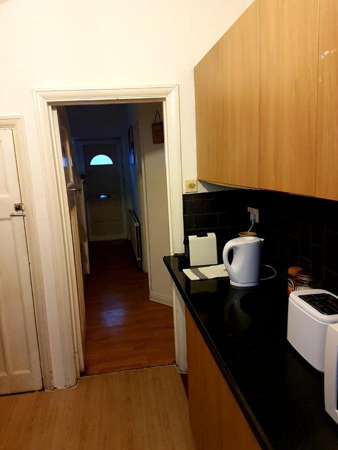 Bed and Breakfast Budget House In Gants Hill Ilford Exterior foto