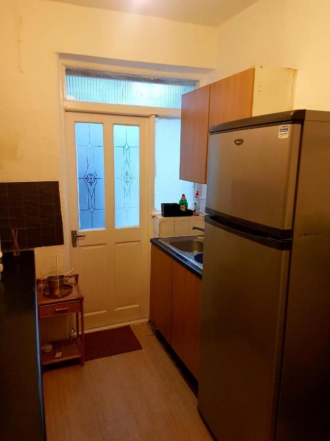 Bed and Breakfast Budget House In Gants Hill Ilford Exterior foto